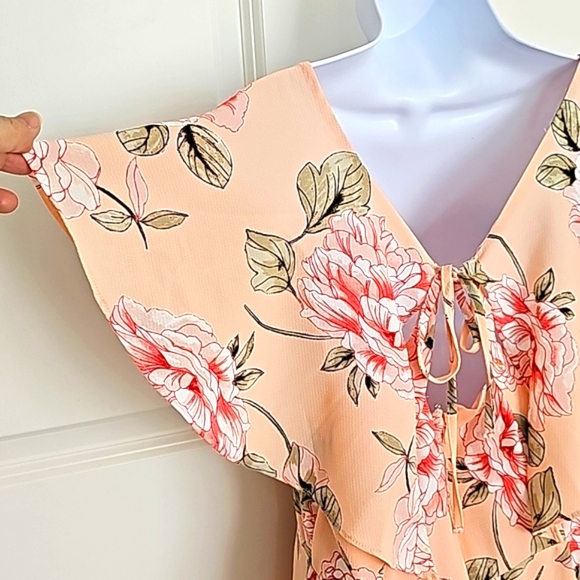 Floral ruffle sleeve dress - Picture 6 of 9